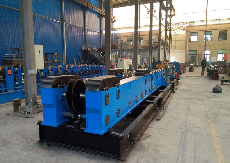    	母線槽生產車間